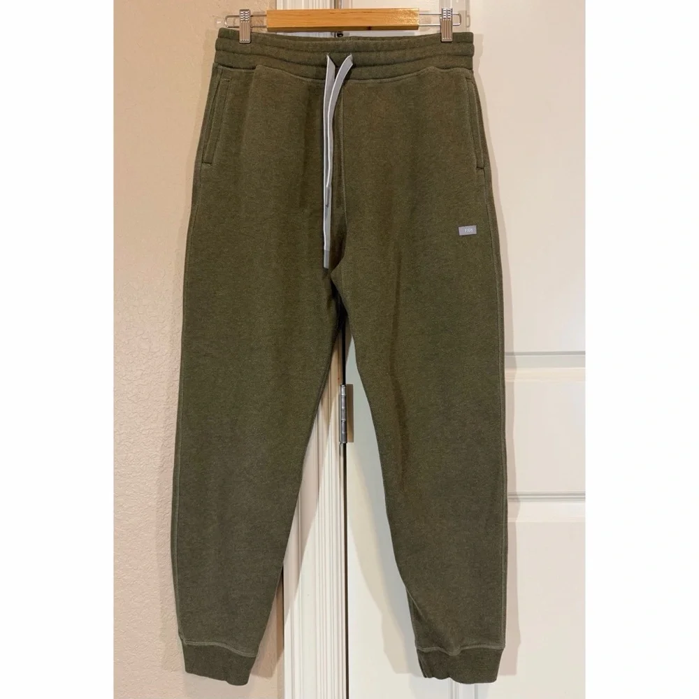 Figs Fleece Men’s Off Shift Relaxed Jogger Sweatpants